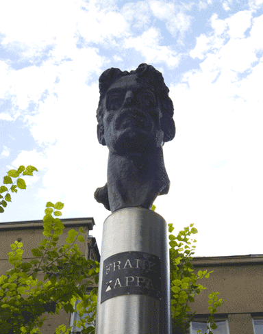 frank zappa statue vilnius